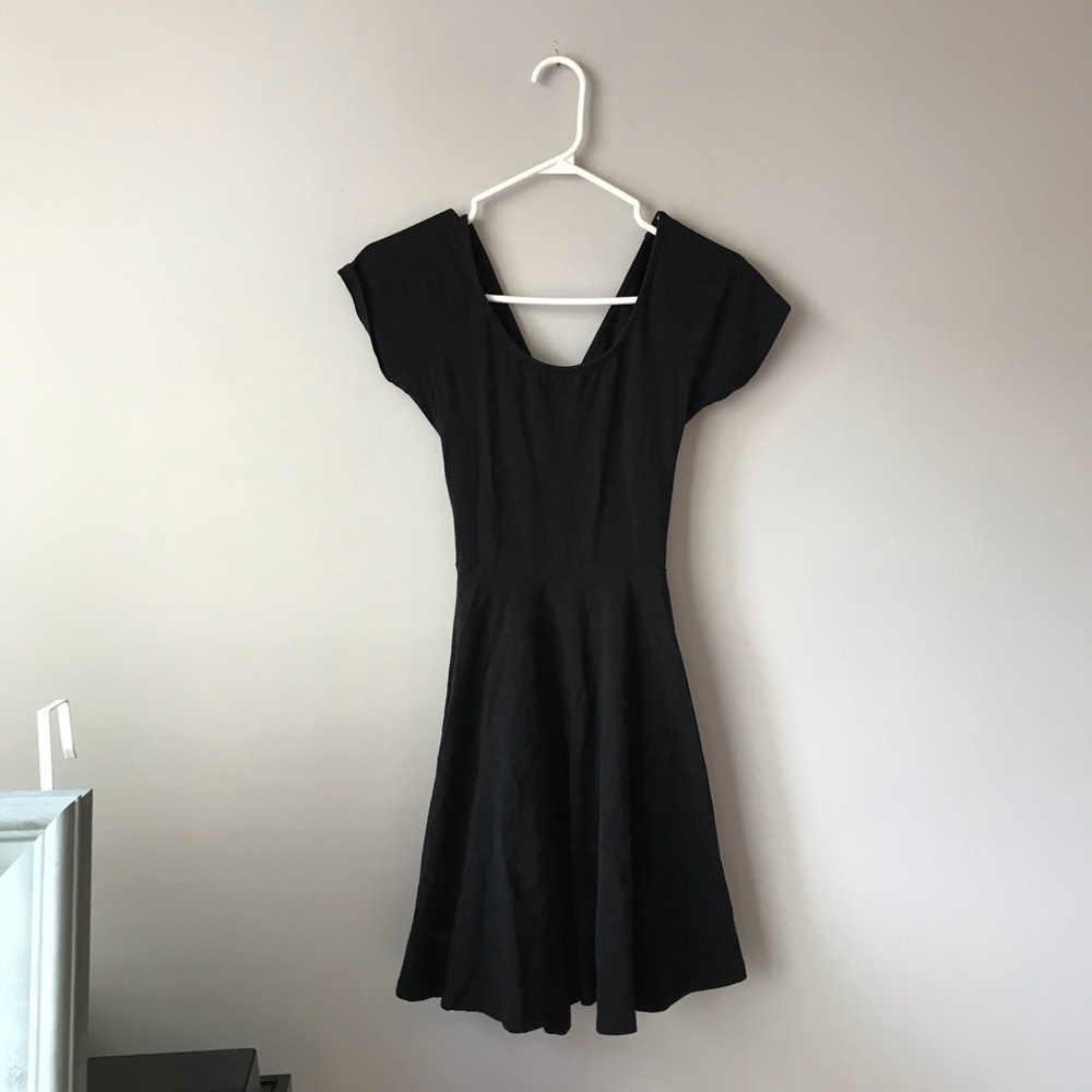 Slit back little black dress - Picture 2 of 7